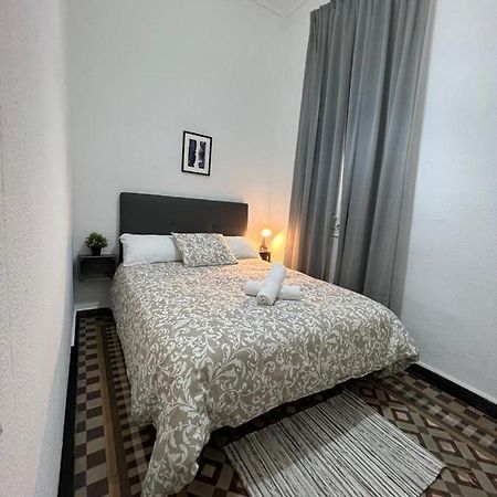 A & M Barcelona Hostal מראה חיצוני תמונה