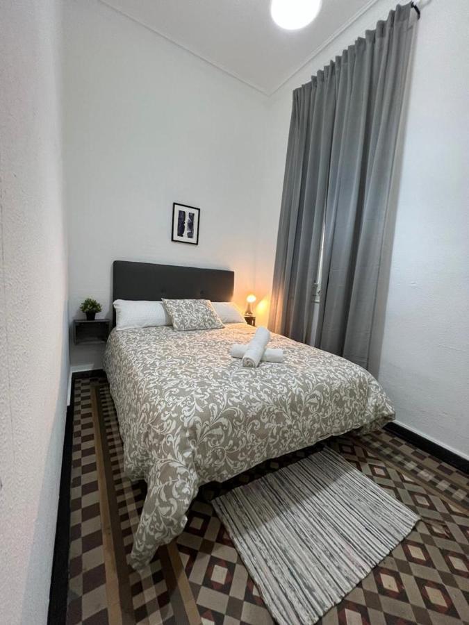 A & M Barcelona Hostal מראה חיצוני תמונה