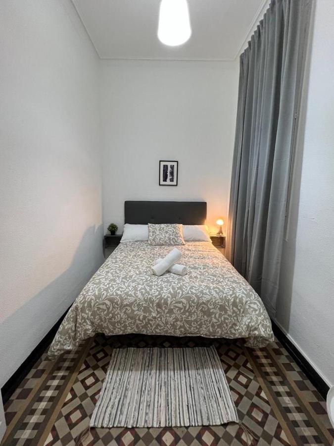 A & M Barcelona Hostal מראה חיצוני תמונה