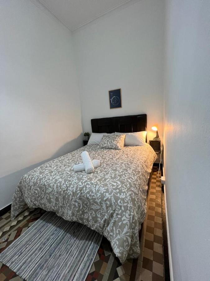 A & M Barcelona Hostal מראה חיצוני תמונה