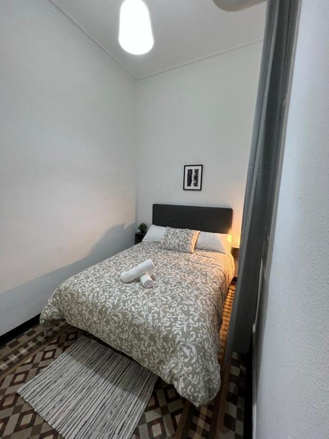 A & M Barcelona Hostal מראה חיצוני תמונה