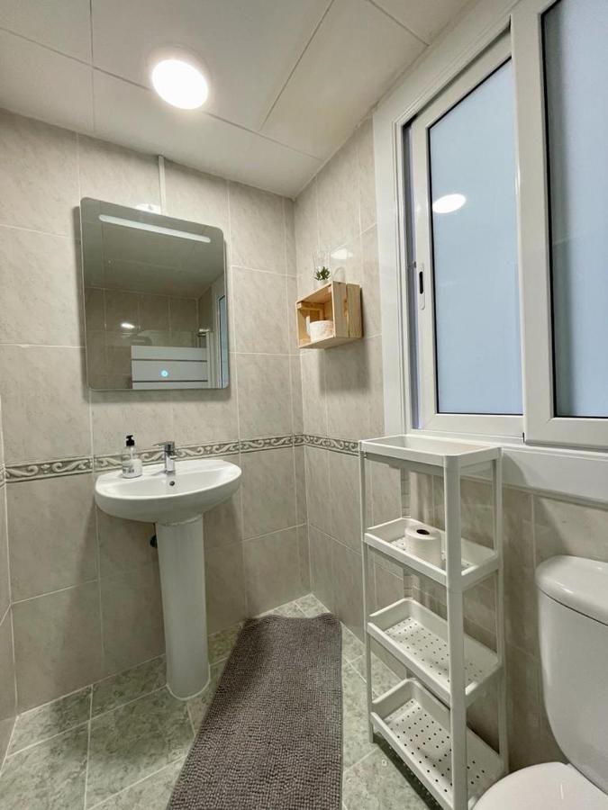 A & M Barcelona Hostal מראה חיצוני תמונה