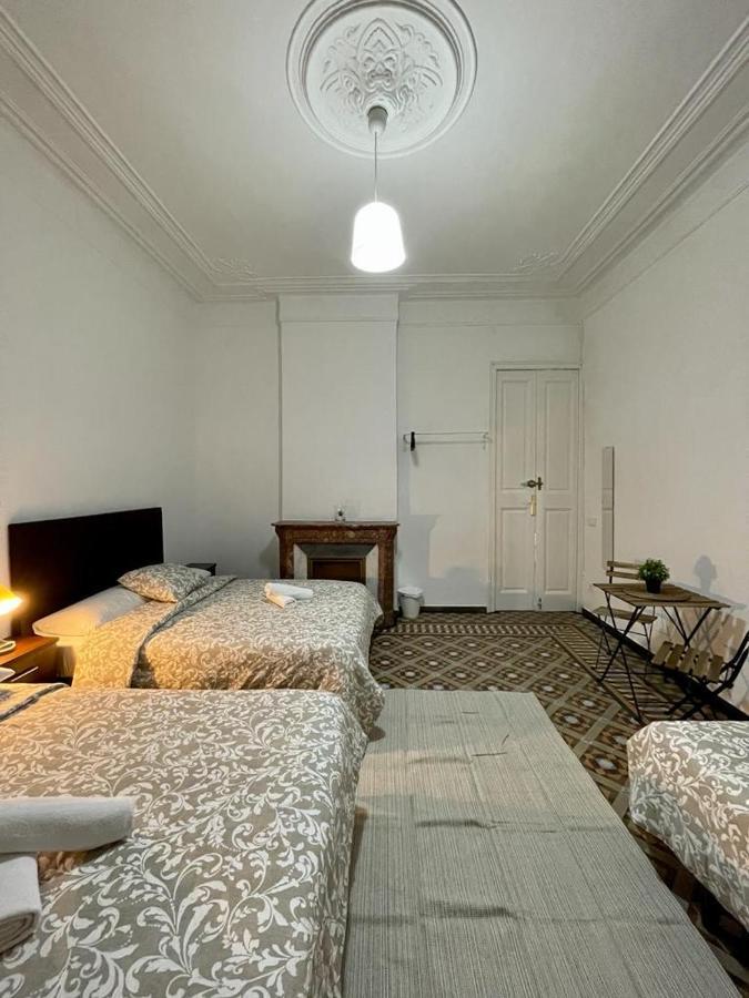 A & M Barcelona Hostal מראה חיצוני תמונה